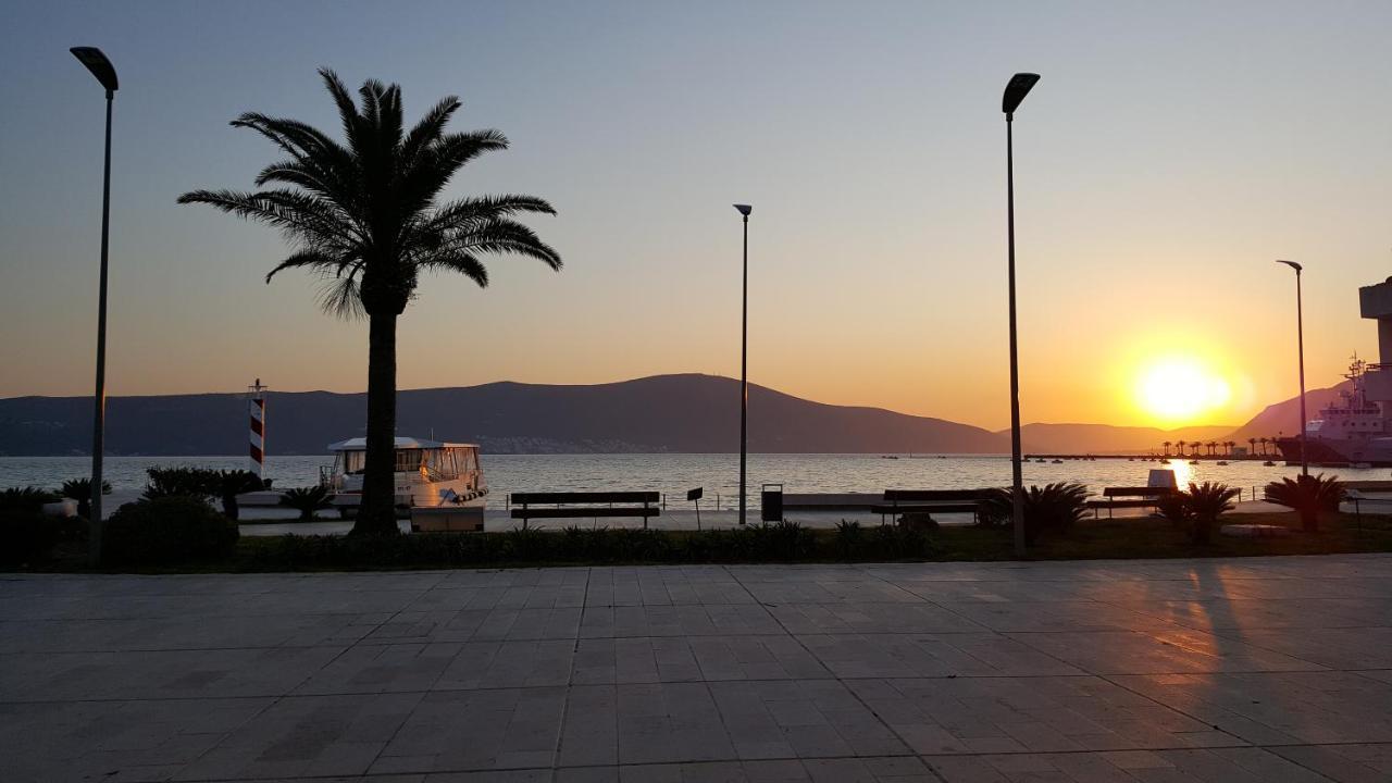 Room Next To Porto Montenegro Tivat Bagian luar foto