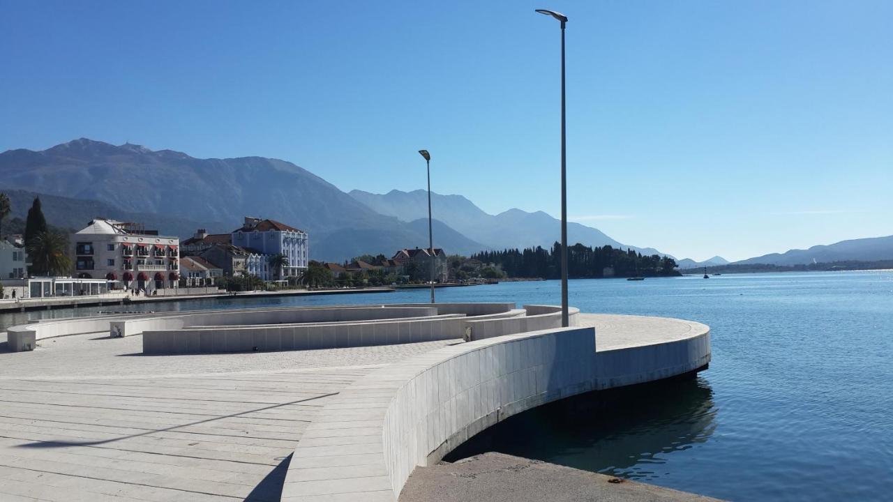 Room Next To Porto Montenegro Tivat Bagian luar foto